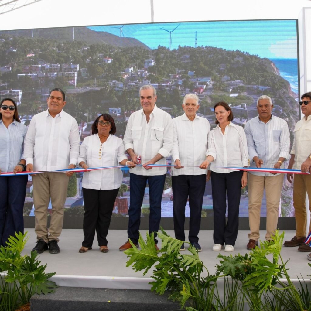 Abinader entrega en Barahona un tramo de 13.5 kilómetros en medio de la expectativa por un circuito vial mayor en el sur