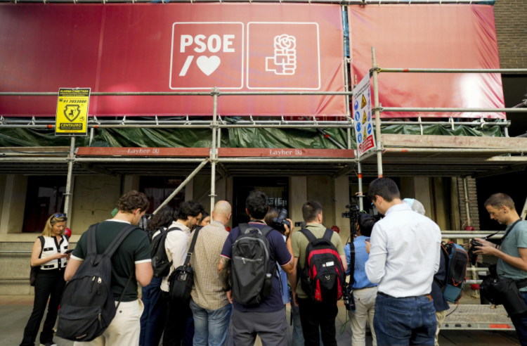 La investigación por presuntos pagos ilegales alcanza la sede central del PSOE en Madrid
