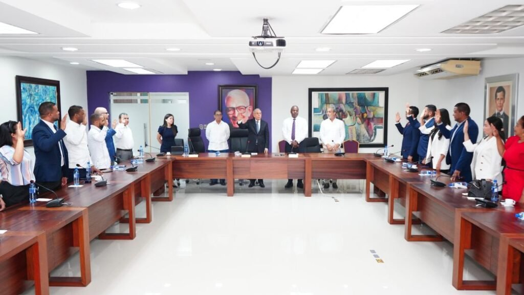 PLD incorpora médicos y exdirigentes del PRM en medio del debate sobre los resultados en salud