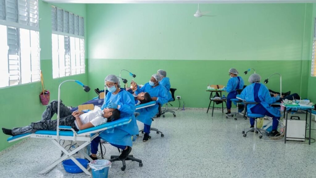 Más de 650 estudiantes atendidos en La Vega reavivan presión sobre salud escolar en centros públicos