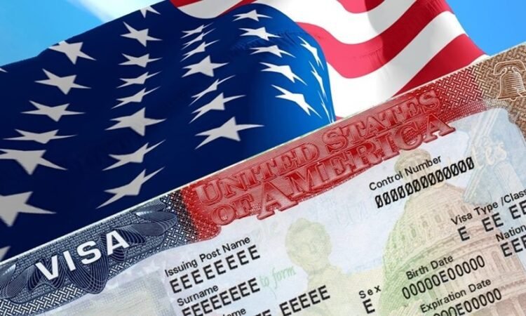 Tribunal de EE.UU. anula cobro de US$100,000 que frenó empleos y encareció la contratación especializada