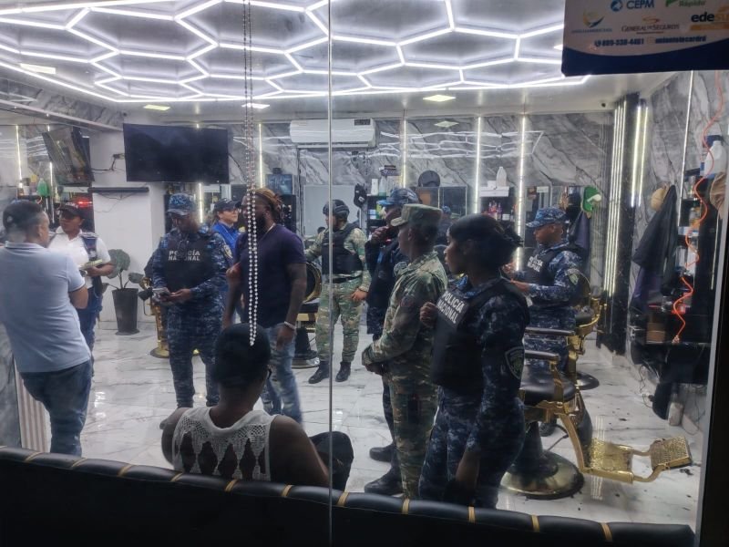 Vecinos activan denuncias y derivan en cierres y detenciones en Ciudad Juan Bosch