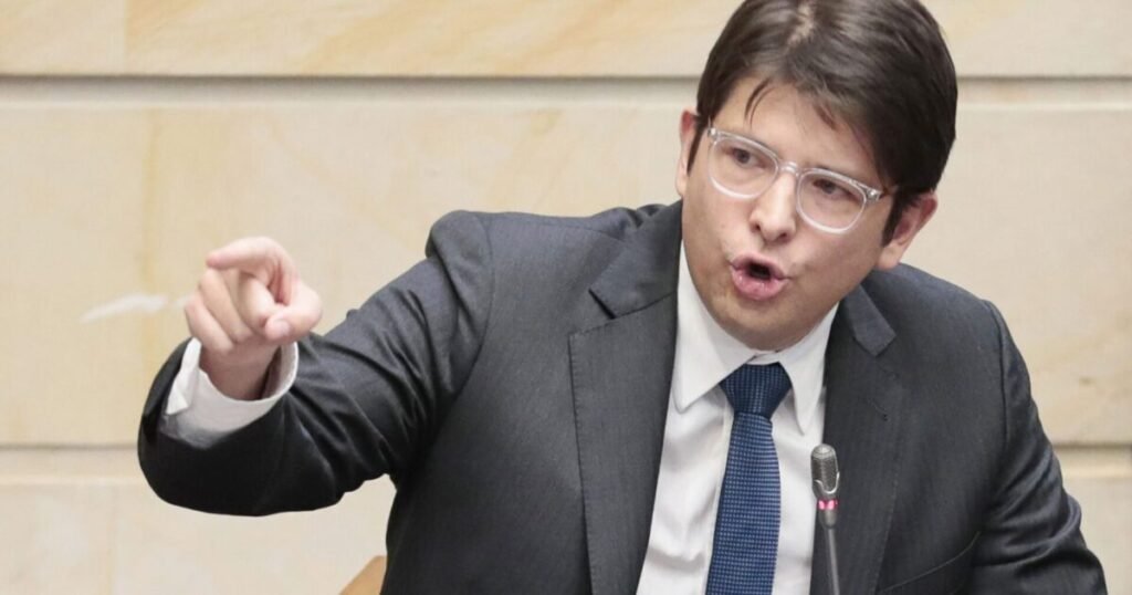 A un año del atentado contra Miguel Uribe, siguen abiertas las dudas sobre seguridad y efectos institucionales en Colombia