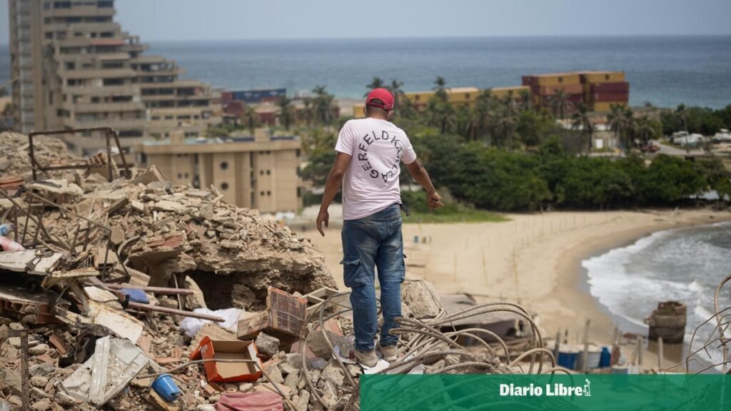 Rescatan en La Guaira a un padre y su hijo casi cuatro días después de los sismos