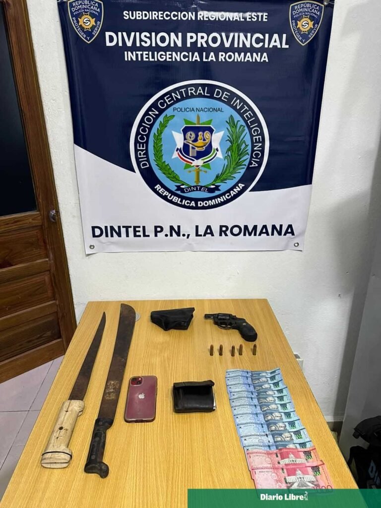 Operativo en La Romana deja un detenido y ocupa un revólver y dos machetes