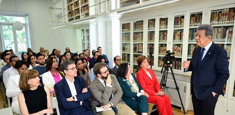 Leonel Fernández dialoga en Madrid sobre formación y liderazgo ante los retos globales