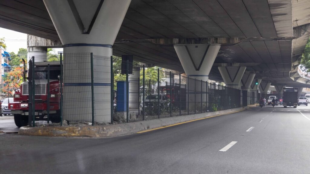 La protección con mallas bajo la 27 de Febrero deja al descubierto límites de la recuperación