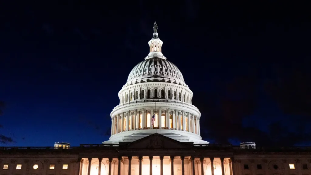 La Cámara de Representantes aprueba una resolución para frenar la acción militar contra Irán y aumenta la presión sobre Trump