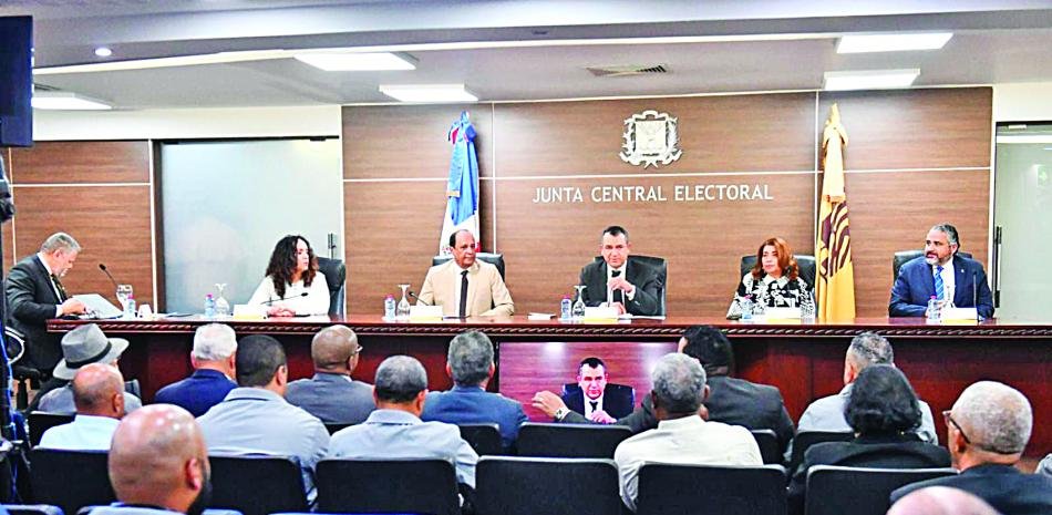 Advertencias de la JCE no frenan el proselitismo anticipado y persiste el desorden institucional