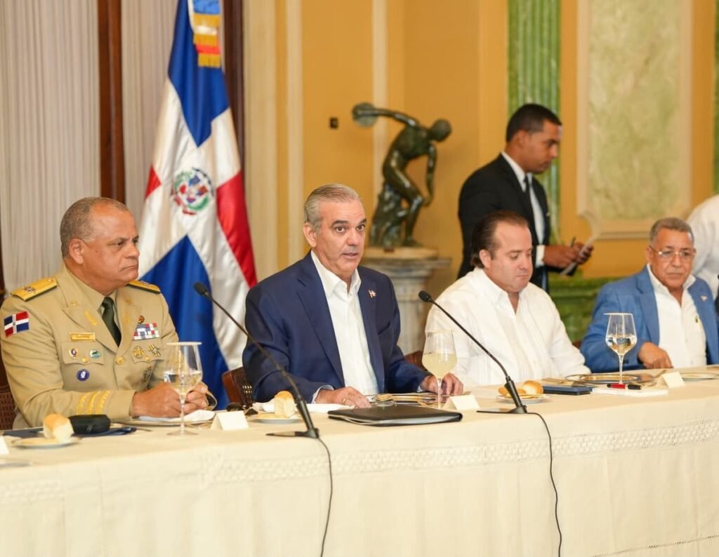 Abinader endurece el discurso en la frontera mientras escala la crisis haitiana