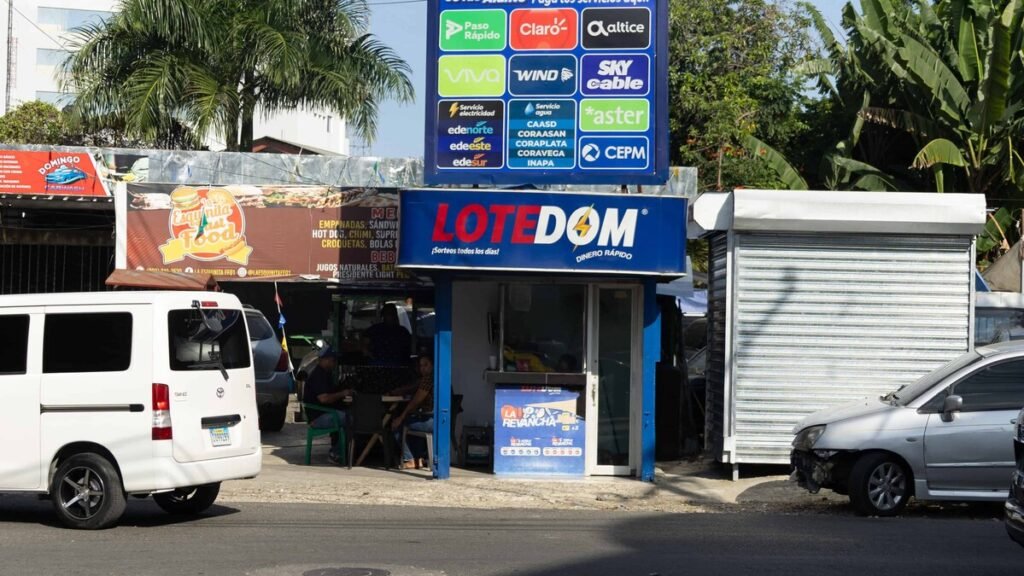 La banca de Lotedom en Los Jardines reabre el debate sobre el uso de la acera