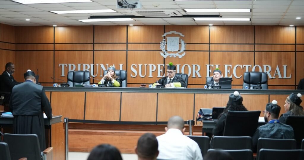TSE deja en reserva demanda que impugna reglas de la JCE sobre encuestas electorales
