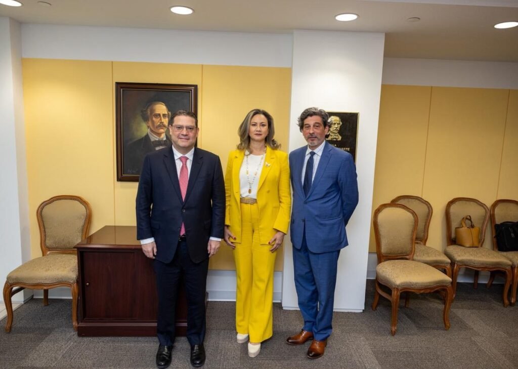 MICM y The Trust lanzan piloto de IA para 50 pymes y elevan la presión por resultados en el sector