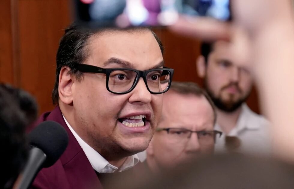 Denuncia contra George Santos reactiva alertas por uso de información privilegiada y controles sobre figuras del poder
