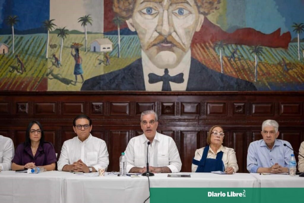 Abinader encabeza en Santiago un encuentro sobre obras y demandas comunitarias