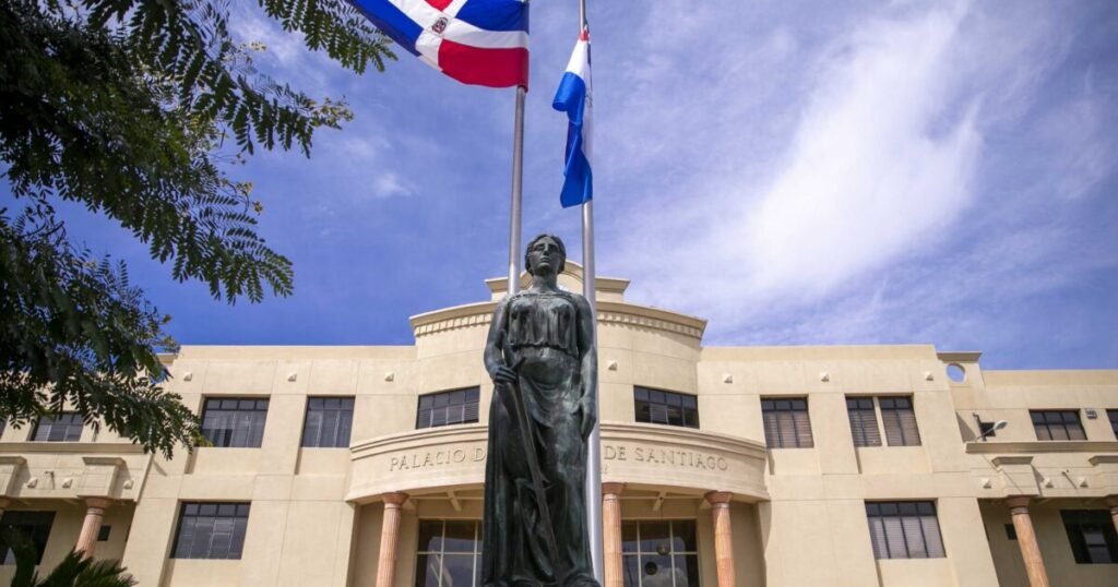 Santiago: prisión preventiva y caso complejo para red señalada de estafar y extorsionar desde República Dominicana