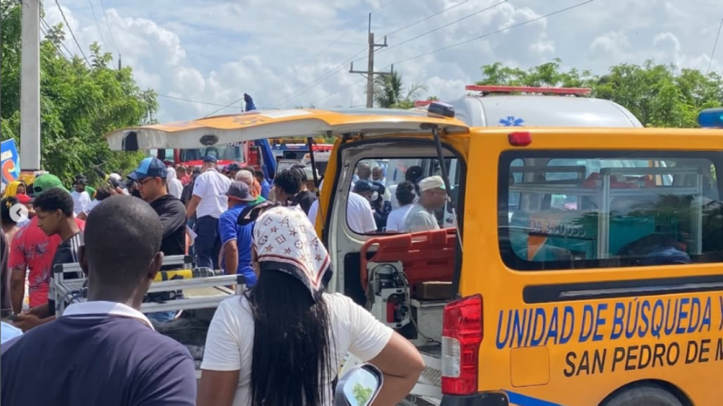 Accidente de guagua oficial rumbo a jornada de Supérate deja 18 heridos en la carretera Hato Mayor-San Pedro