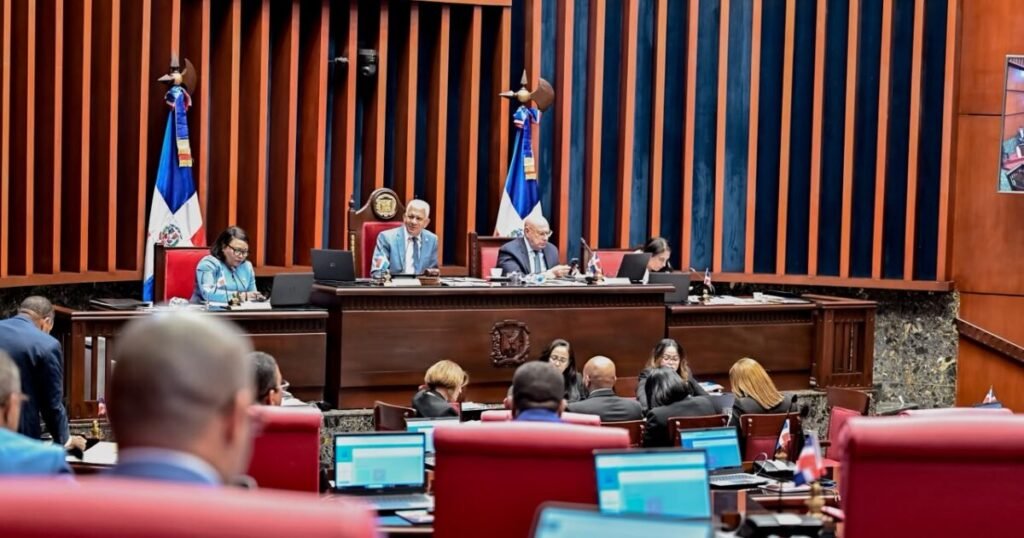 Senado aprueba cambios urgentes a la ley de residuos y desata debate por nuevas cargas y su aplicación