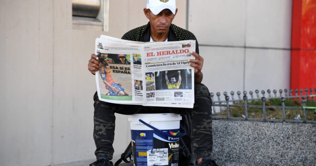 Colombia vota en calma, aunque la OEA y el Gobierno mantienen la vigilancia sobre la jornada