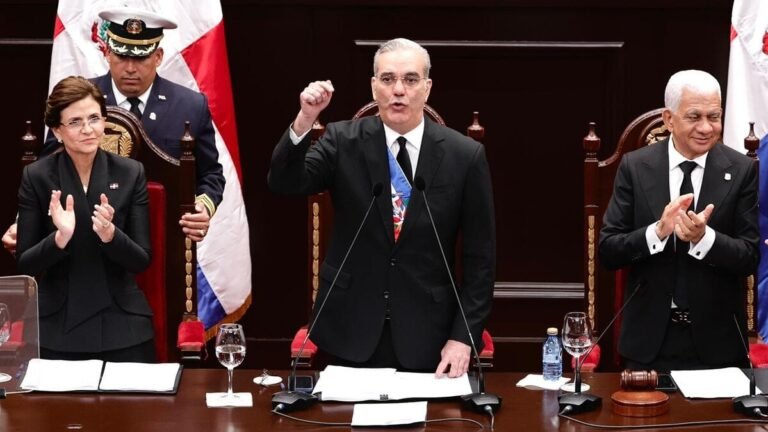Abinader combinó anuncios de alto perfil y reclamos pendientes en su rendición de cuentas