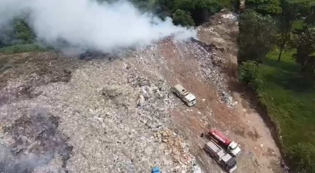 Jarabacoa lleva más de un año y medio con incendios en su vertedero sin respuesta efectiva del Gobierno, admite alcalde