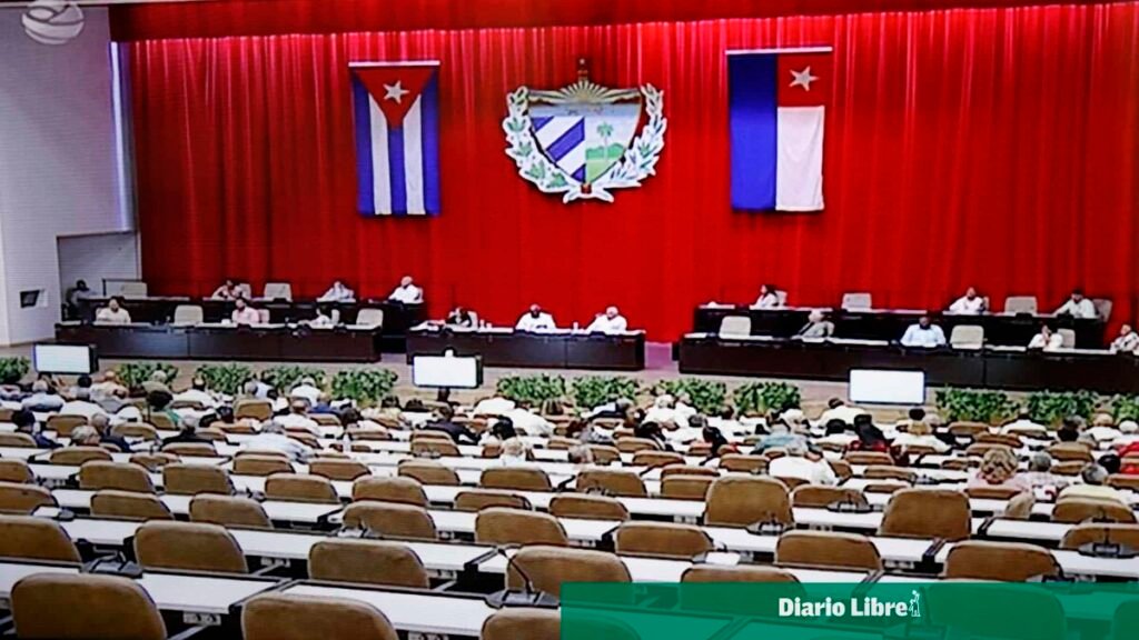 Cuba revisará 176 reformas económicas en plena crisis y con la presión del apagón como telón de fondo