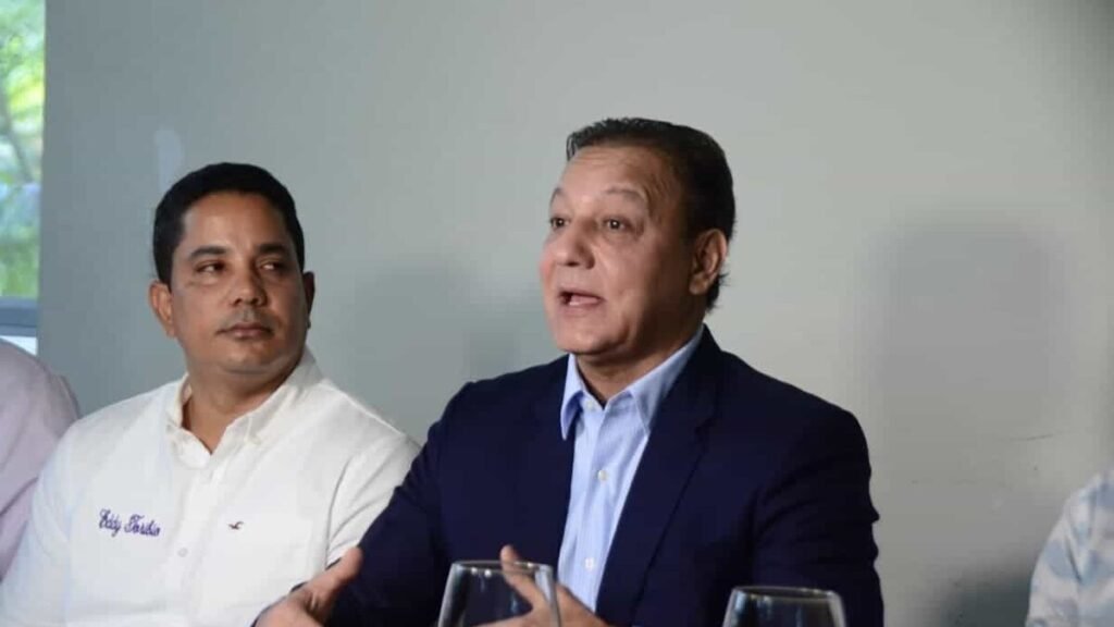 Abel Martínez reclama resultados concretos del Consejo de Gobierno en Santiago