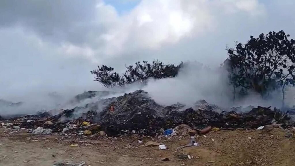 Sigue activo el incendio del vertedero de Juan López y se investigan sus causas