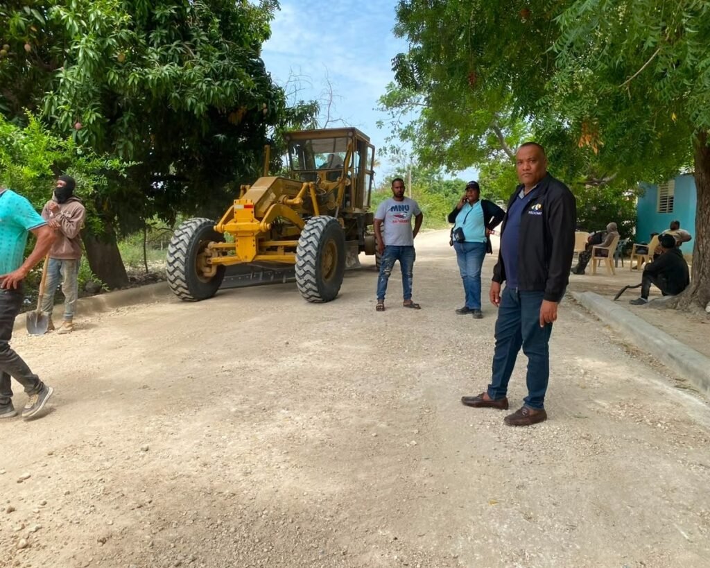 Gobierno inicia asfaltado en Galván luego de una larga espera vecinal