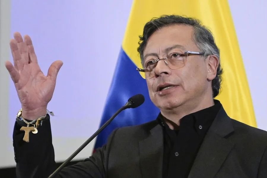 Petro viaja a Nueva York y deja a Ávila al frente del Ejecutivo durante su ausencia