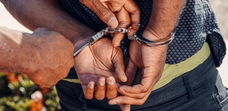 Soborno en Punta Cana: arrestan a inspector migratorio y se reavivan dudas sobre la vigilancia