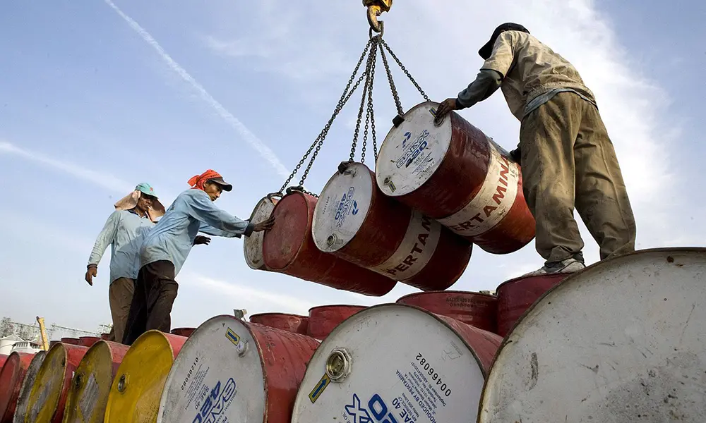El WTI cede en una jornada marcada por la vigilancia sobre Ormuz y señales de alivio en el mercado