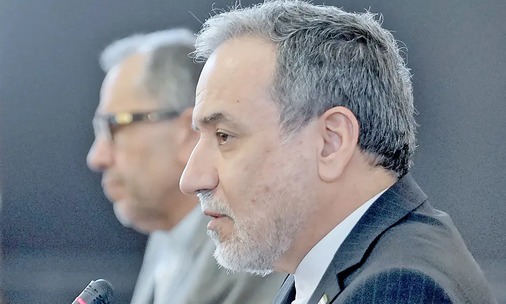 El petróleo retrocede tras el avance del acuerdo entre Estados Unidos e Irán