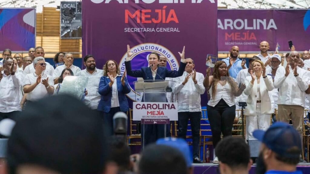 Carolina Mejía lleva a San Cristóbal su balance interno del PRM y reafirma su aspiración presidencial