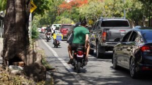 Ciclovía de la Bolívar queda bajo cuestionamiento por falta de control y escaso uso de ciclistas