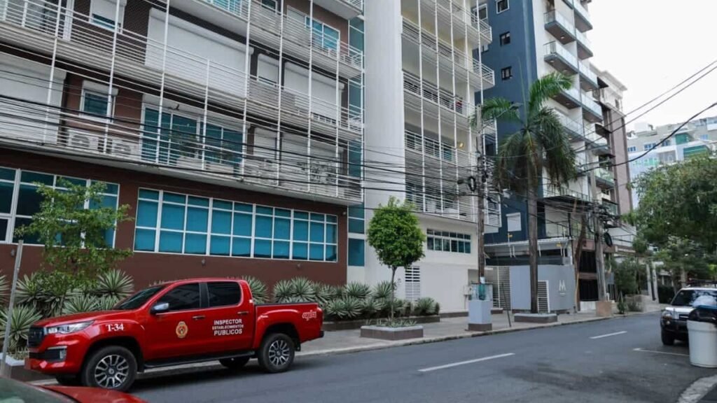 Fuego por un cortocircuito en una torre de Naco fue sofocado sin heridos