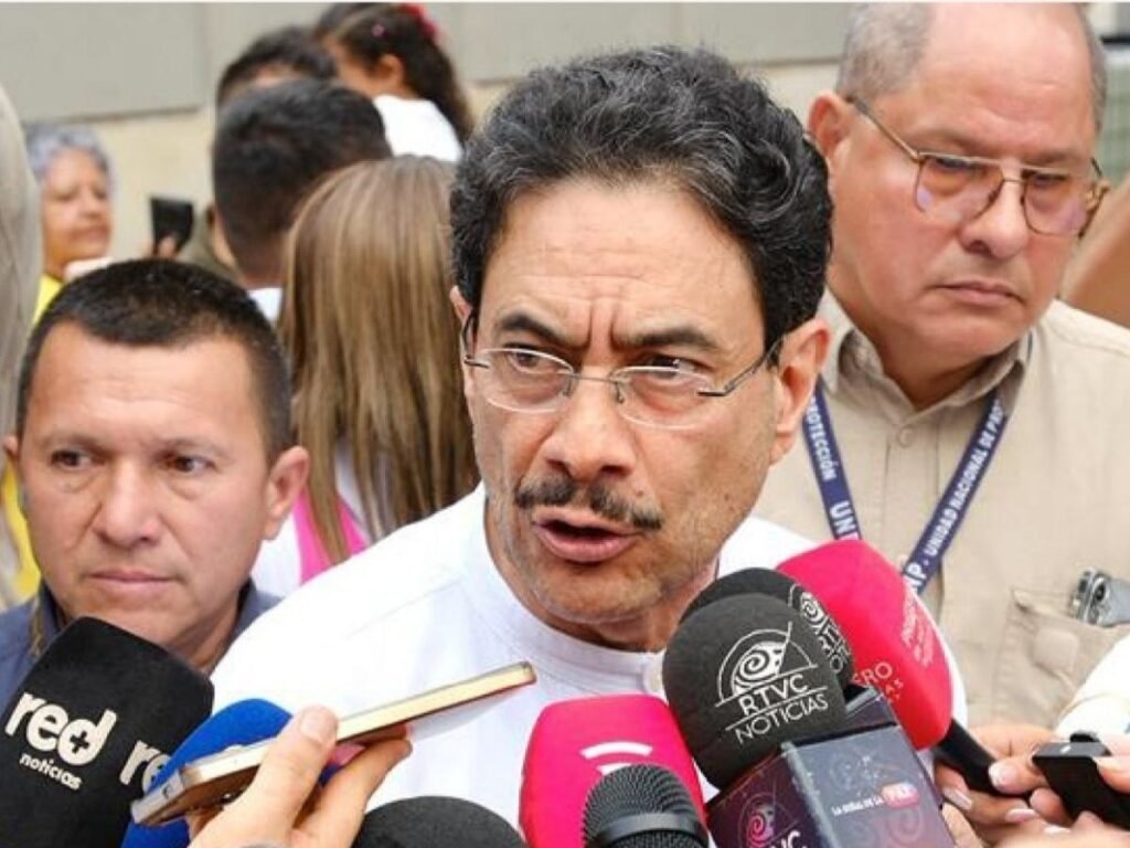 Cepeda recrudece la campaña a nueve días de la segunda vuelta con ataques a De la Espriella