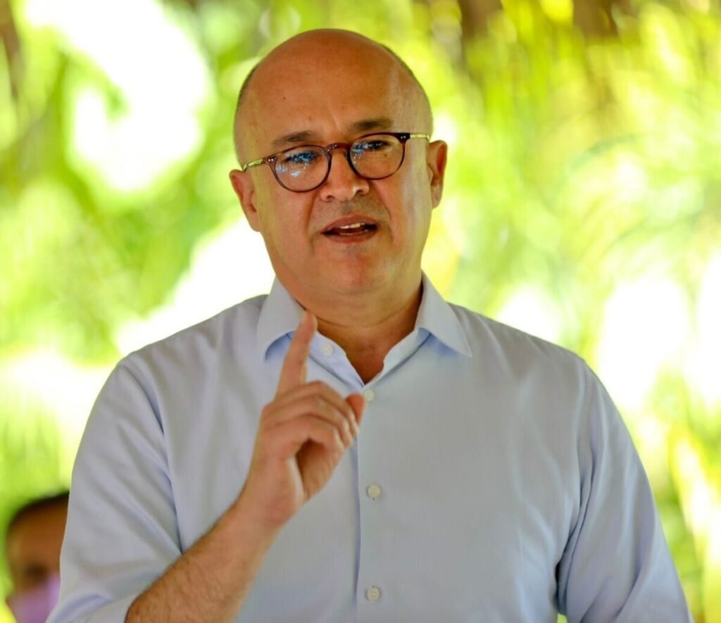 Domínguez Brito cuestiona que el Gobierno impulse más impuestos sin revisar el gasto