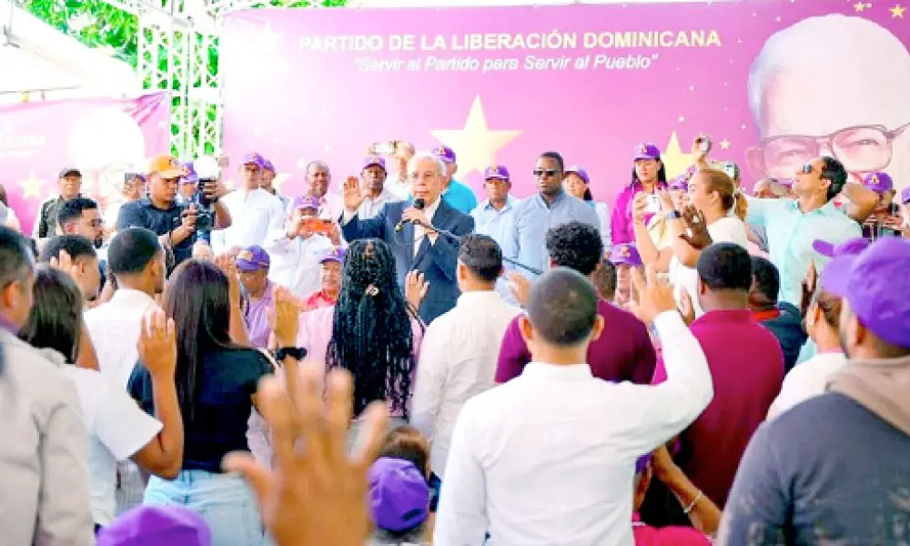Danilo Medina rechaza la reforma fiscal y alerta sobre más presión para los hogares