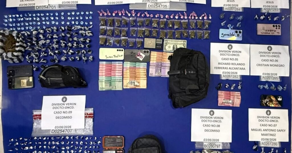 DNCD y Ministerio Público apresan a 10 personas y ocupan más de 1,400 gramos en operativos en Verón-Punta Cana