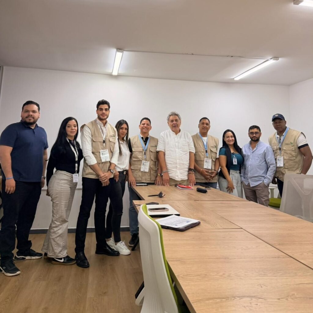 Diputados dominicanos observan en Colombia la segunda vuelta presidencial
