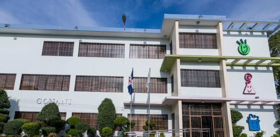 Fallas de control en hogares de paso de Conani quedan expuestas por crimen, fugas y maltrato