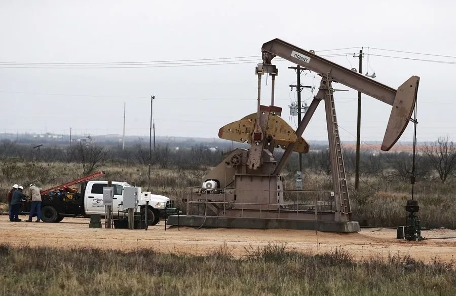 El WTI retrocede en medio de la incertidumbre por Ormuz y las conversaciones con Irán