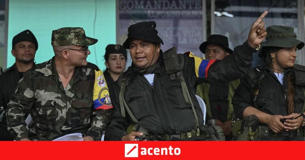 Entrega de armas en Putumayo coincide con nuevas imputaciones por lesa humanidad y reabre el escrutinio sobre la paz