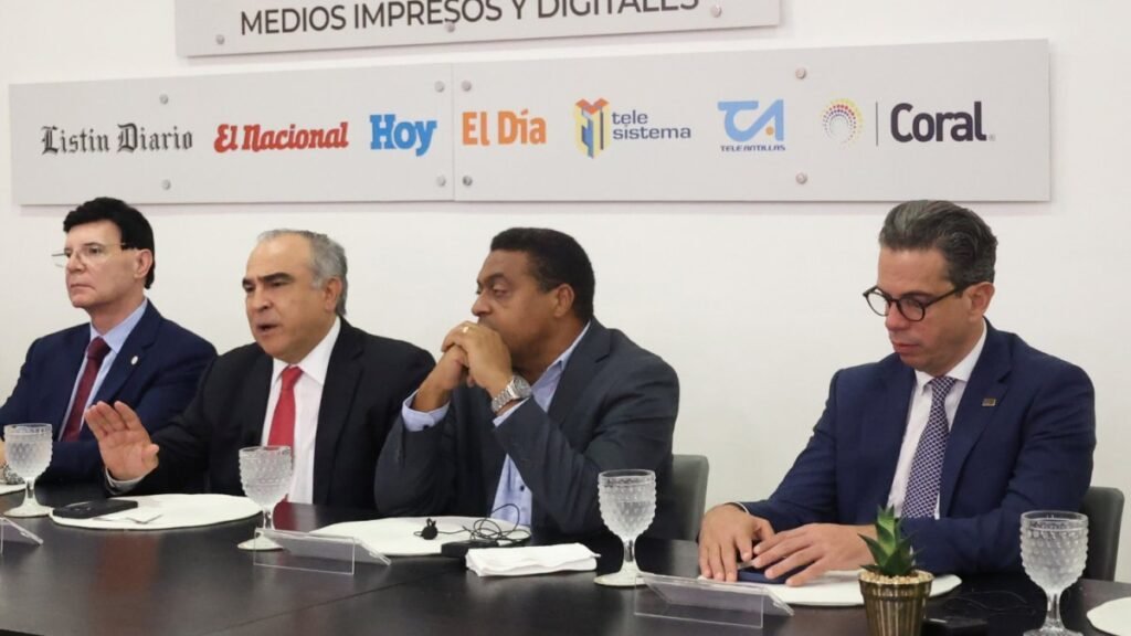 Empresarios piden quitar obstáculos y reanimar la economía ante el menor ritmo de varios sectores