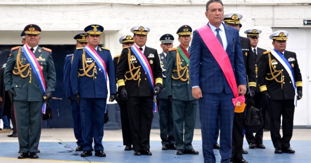 Bolivia afronta una nueva fase de crisis con cambio en Defensa y una ley sobre estados de excepción