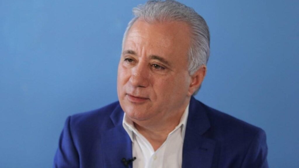 Senador independiente vuelve a poner sobre la mesa reformas pendientes y su costo social