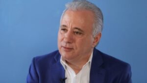 Senador independiente vuelve a poner sobre la mesa reformas pendientes y su costo social