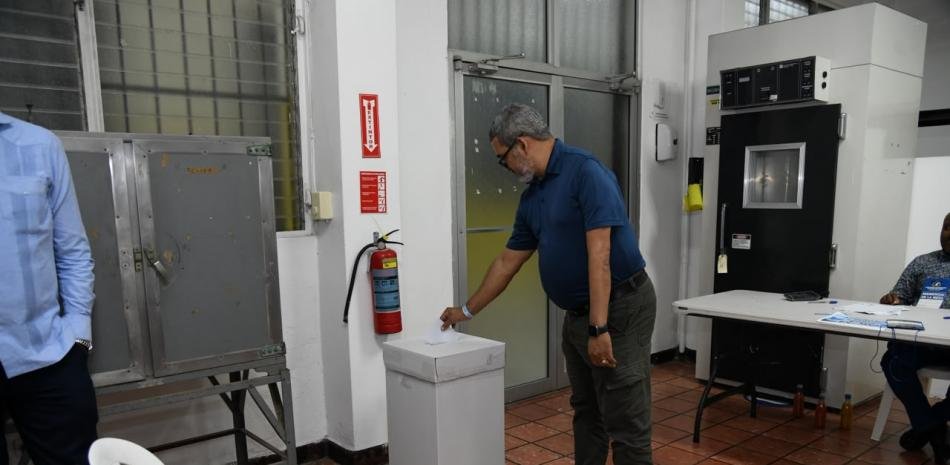 UASD sigue recibiendo actas y Asjana lidera el corte preliminar