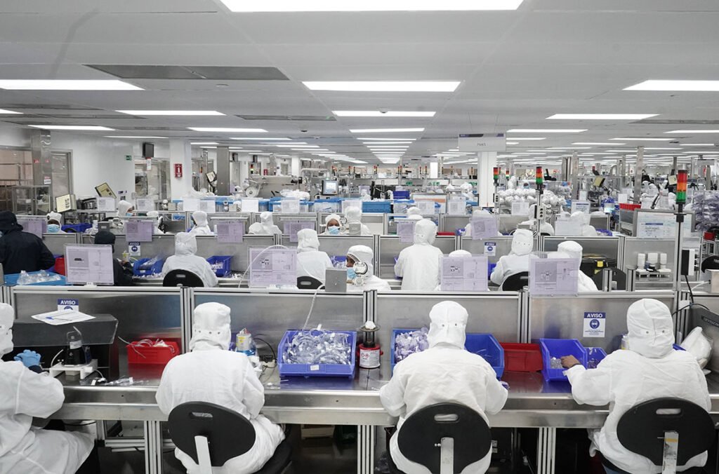 Zonas francas cierran 2025 con más empleo, pero el alza de 0.8% deja dudas sobre el relato oficial